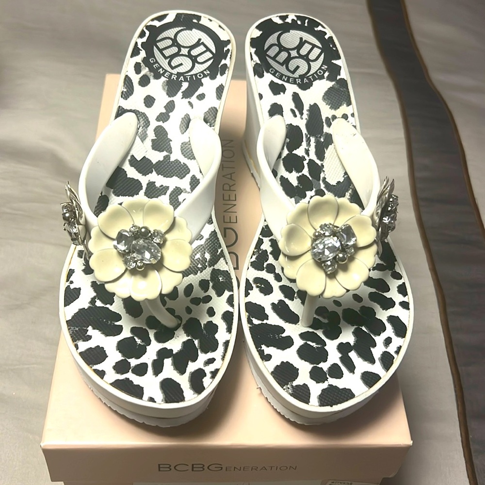 BCBG white flower wedge sandals, size 7